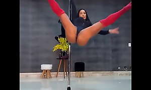 Gracyanne Barbosa - Pole Dance #11