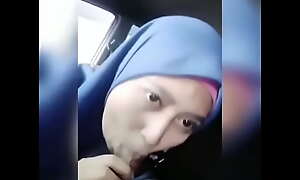 Bokep Hijab Nyepong di Mobil - http://bit.ly/sexjilbab