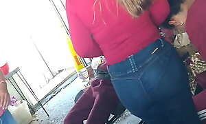 Otro Video de una Milf Culona en Jeans Bien Buena